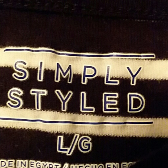 Striped shirt 💥5 for $15💥 - Picture 2 of 2